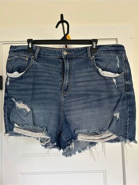 No Boundaries Distressed Denim Jean Shorts - Blue